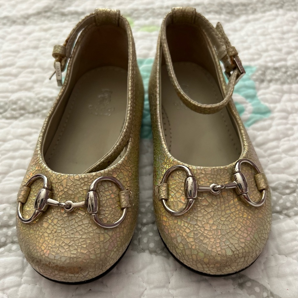 Authentic Gucci girl shoes size 21